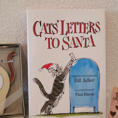 Lot 319: Cat Photo Frames, Book and Paperclips