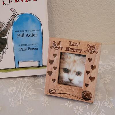 Lot 319: Cat Photo Frames, Book and Paperclips