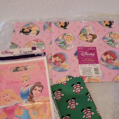 Lot 327: Wrapping Paper, Tissue Paper and Trimmings 