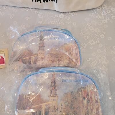 Lot 332: Tote Bag, Shopping Bags, Makeup Bags, Lip Stick Case