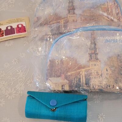 Lot 332: Tote Bag, Shopping Bags, Makeup Bags, Lip Stick Case