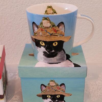 Lot 334: (2) Coffee Cups and Notepad 