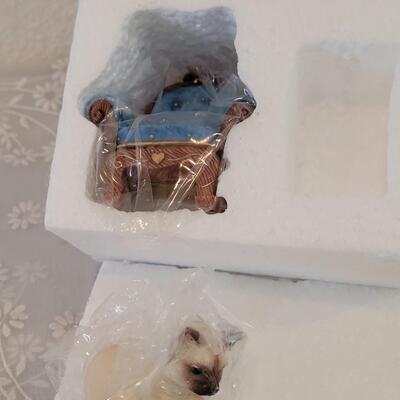 Lot 337: Cat Deco