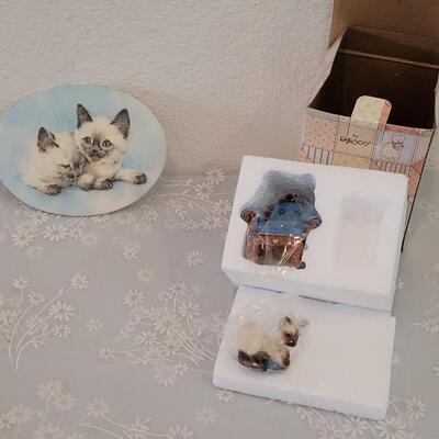 Lot 337: Cat Deco