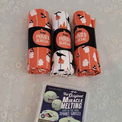 Lot 348: Halloween Dish Towels and Miracle Melting Spooky Ghosts