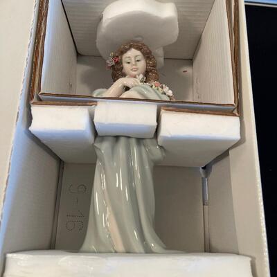 #2 Lladro "Petals of Love" 