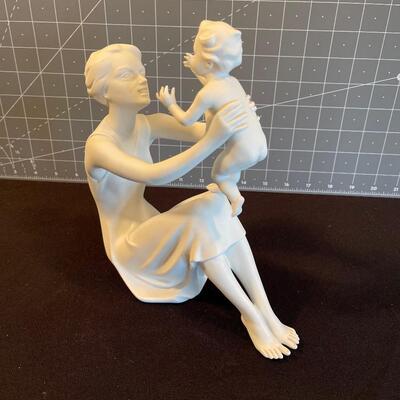 #26 Kaiser Mother and Child Statue 