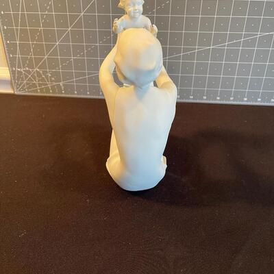 #26 Kaiser Mother and Child Statue 
