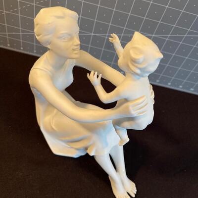 #26 Kaiser Mother and Child Statue 