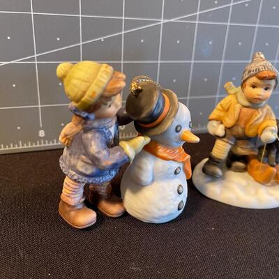 #37 (3) Small Hummel's 2 Winter and 1 Reading a book 