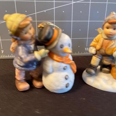 #37 (3) Small Hummel's 2 Winter and 1 Reading a book 