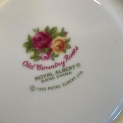 #45 Royal Albert Country Rose China Set