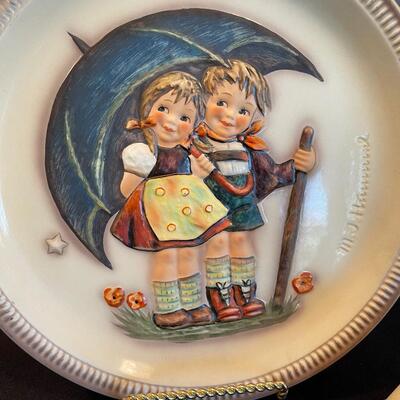 #61 Hummel Plate and Bell