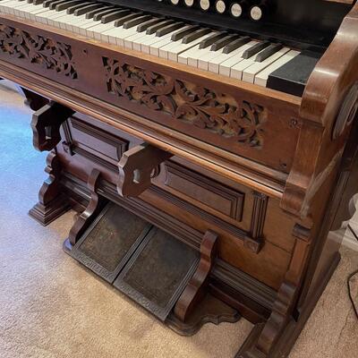 #65 True Antique Organ - Hillier Pump Organ Co.  