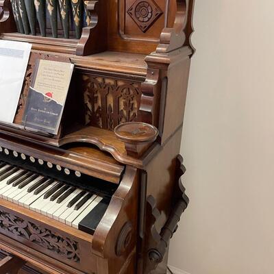 #65 True Antique Organ - Hillier Pump Organ Co.  