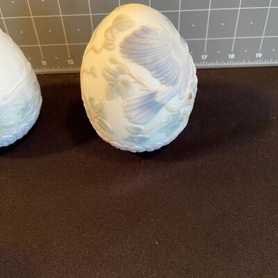 #79 (2) Lladro Eggs 
