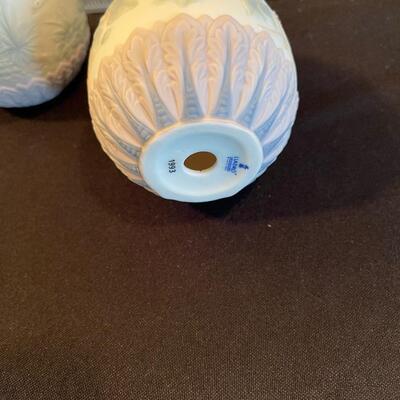 #79 (2) Lladro Eggs 