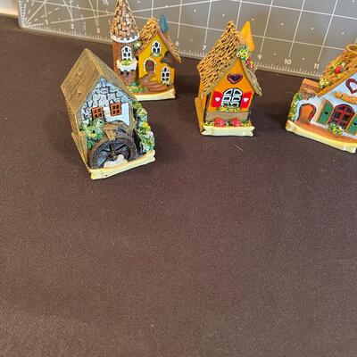 #98 Resin Swiss or German Houses (7) 