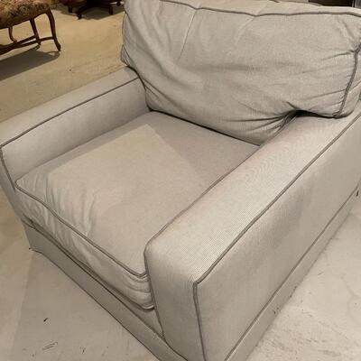 Lee industries comfy armchair 