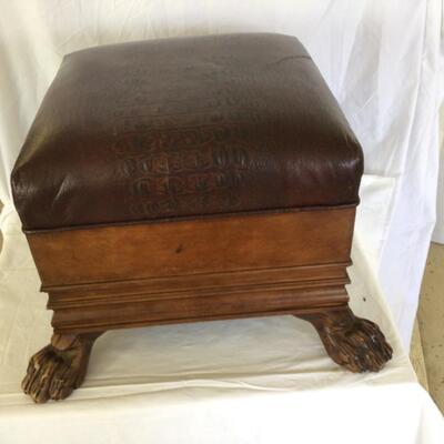 932-Footed Ottoman