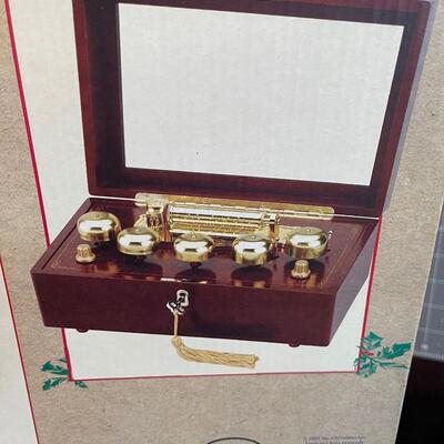 #118 Mr. Christmas Concertina Music Box