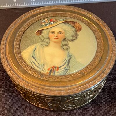 #135 Antique Powder Jar Brass Color 