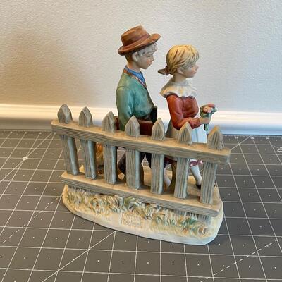 #146 Norman Rockwell Porcelain Statue 
