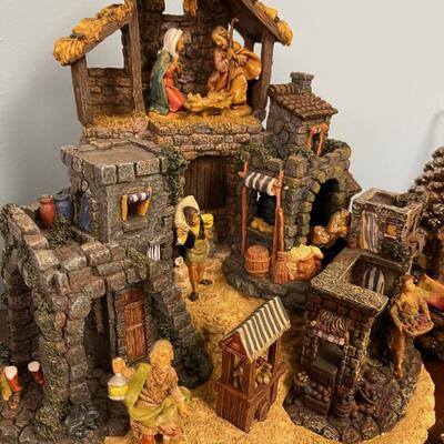 #163B Resin Nativities 