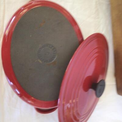 959-Unicorn Pepper Mills, LeCreuset Small Stew Pot 
