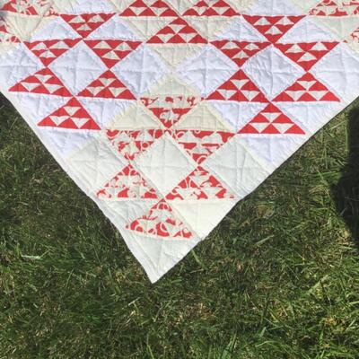 962-Red and White Angula Quilt