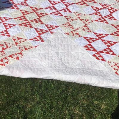 962-Red and White Angula Quilt