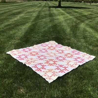 962-Red and White Angula Quilt