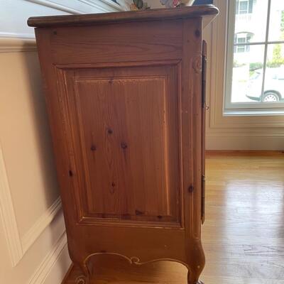 Antique sideboard/bar