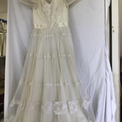 979-Antique Wedding Dress