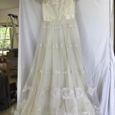 979-Antique Wedding Dress