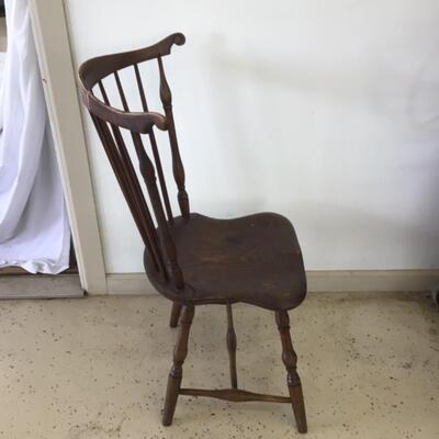 925-Antique Windsor Chair (AS-IS)