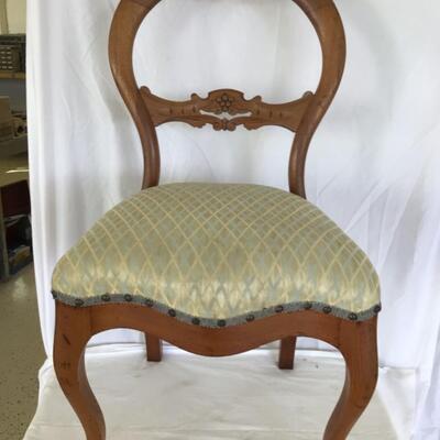 971-Pair of Balloon Back Carved Great Mahogany Chairs