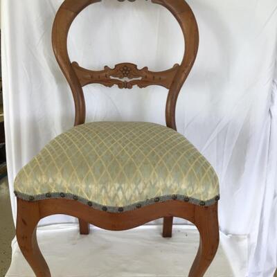 971-Pair of Balloon Back Carved Great Mahogany Chairs