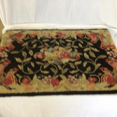 935-Hooked Black Background Rug