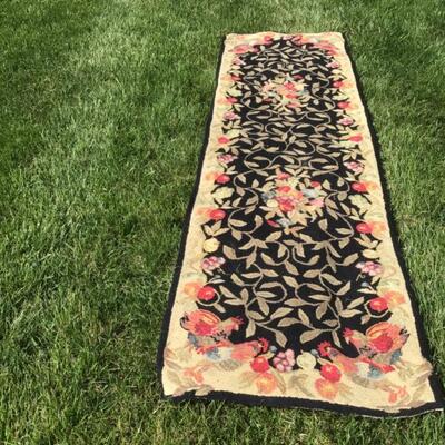 967-Hooked Black Background Rug