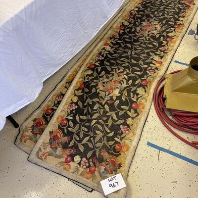 967-Hooked Black Background Rug