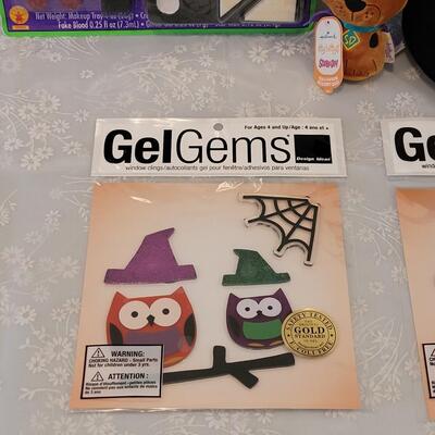 Lot 16: Window Gels, Light Up Treat Bucket, Make Up Kit and Itty-bitty Scooby