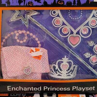 Lot 18: Halloween Costume 