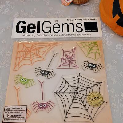 Lot 19: Window Gels, Light Up Bucket, Make Up and an Itty-bitty Scooby-Doo 