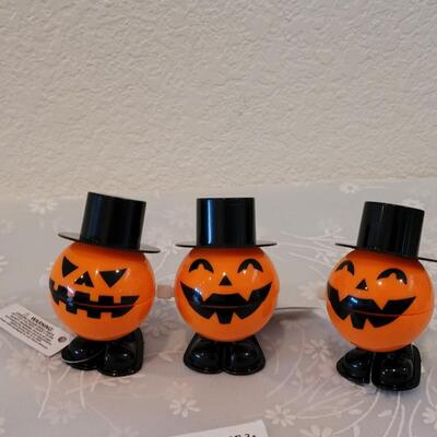 Lot 22: Non-Food Treats for Trick or Treating 