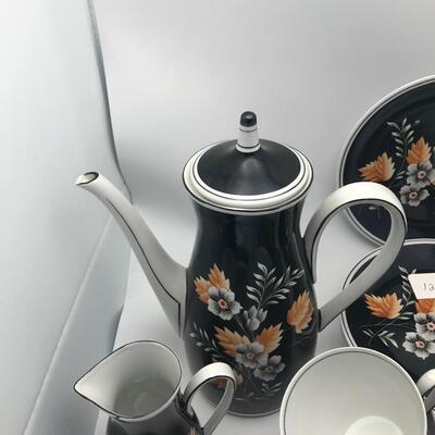 Oscar Schledelmilch Coffee and Cake Set