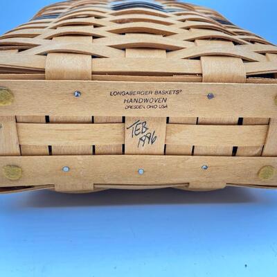 LONGABERGER 1996 COLLECTORâ€™S CLUB MEMBERSHIP BASKET 