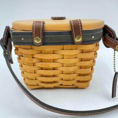 LONGABERGER 2000 COLLECTORâ€™S CLUB SMALL SADDLEBROOK BASKET PURSE 