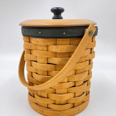 LONGABERGER 2005 COLLECTORâ€™S CLUB â€œGATHERINGâ€ BASKET W/LID