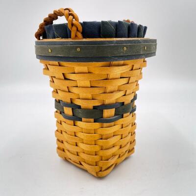 LONGABERGER 2001 COLLECTORâ€™S CLUB â€œRENEWALâ€ BASKET